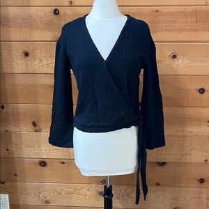 Madewell Texture & Thread wrap top in black
